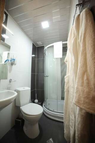 Отель L Plaza Hotel Тбилиси Улучшенный одноместный номер-4