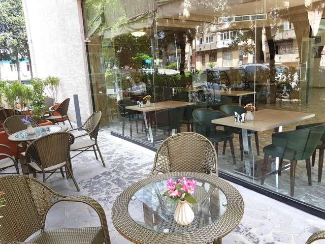 Отель L Plaza Hotel Тбилиси-18