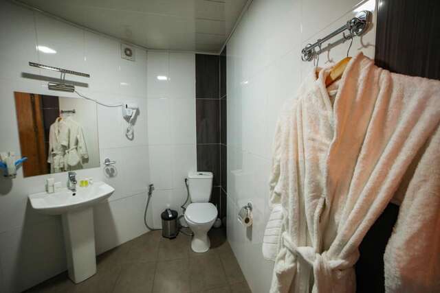 Отель L Plaza Hotel Тбилиси-40