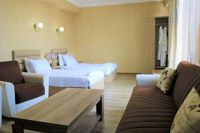 Отель L Plaza Hotel Тбилиси-7